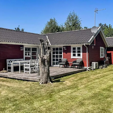 3 Bedroom Pet Friendly In