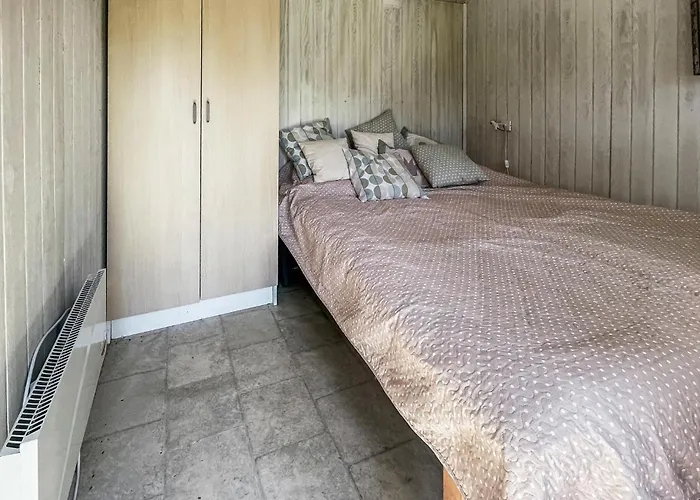 3 Bedroom Pet Friendly In