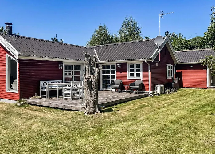 3 Bedroom Pet Friendly In
